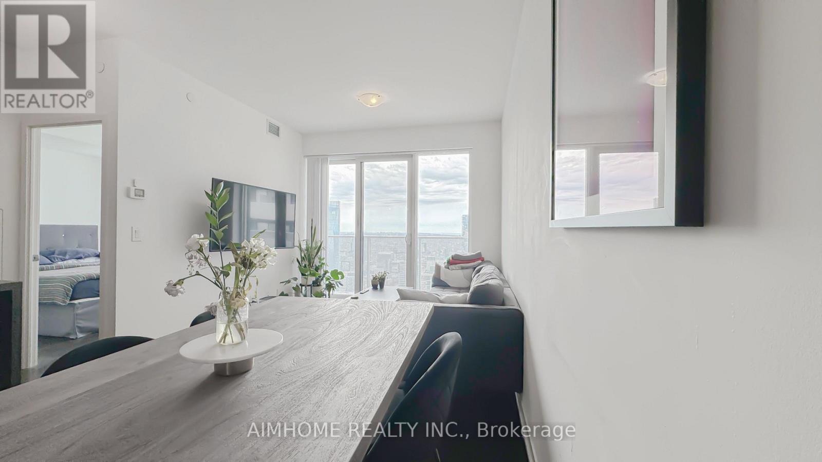 6506 - 100 Harbour Street, Toronto (Waterfront Communities), Ontario  M5J 0B5 - Photo 3 - C12129373