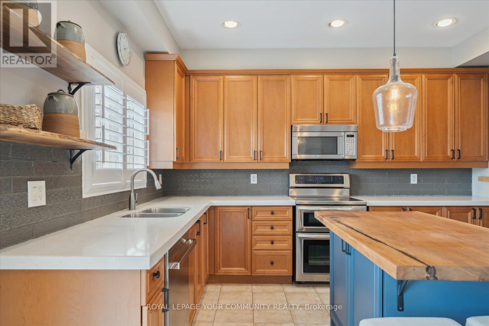 118 Chapman Court, Aurora (Aurora Grove), Ontario  L4G 0E2 - Photo 15 - N12419147