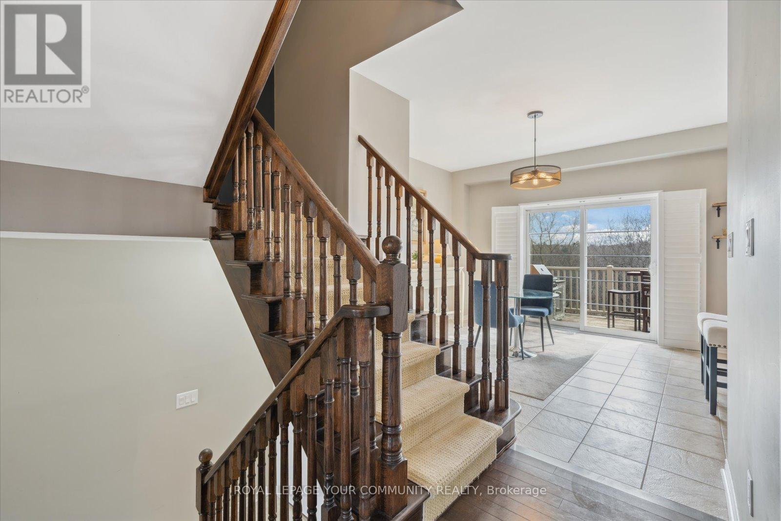 118 Chapman Court, Aurora (Aurora Grove), Ontario  L4G 0E2 - Photo 12 - N12419147