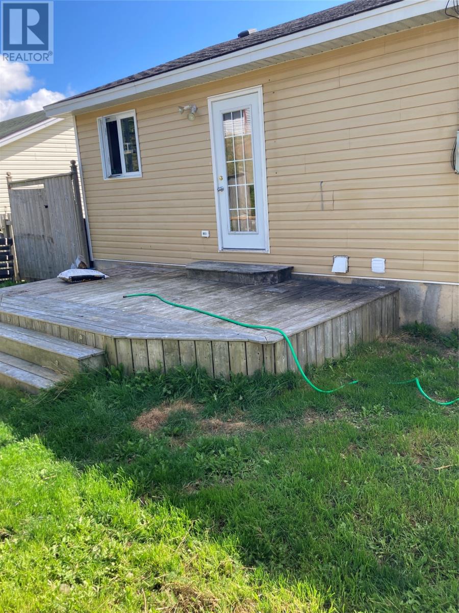 93 Carlisle Drive, Paradise, Newfoundland & Labrador  A1L 3S4 - Photo 2 - 1290759