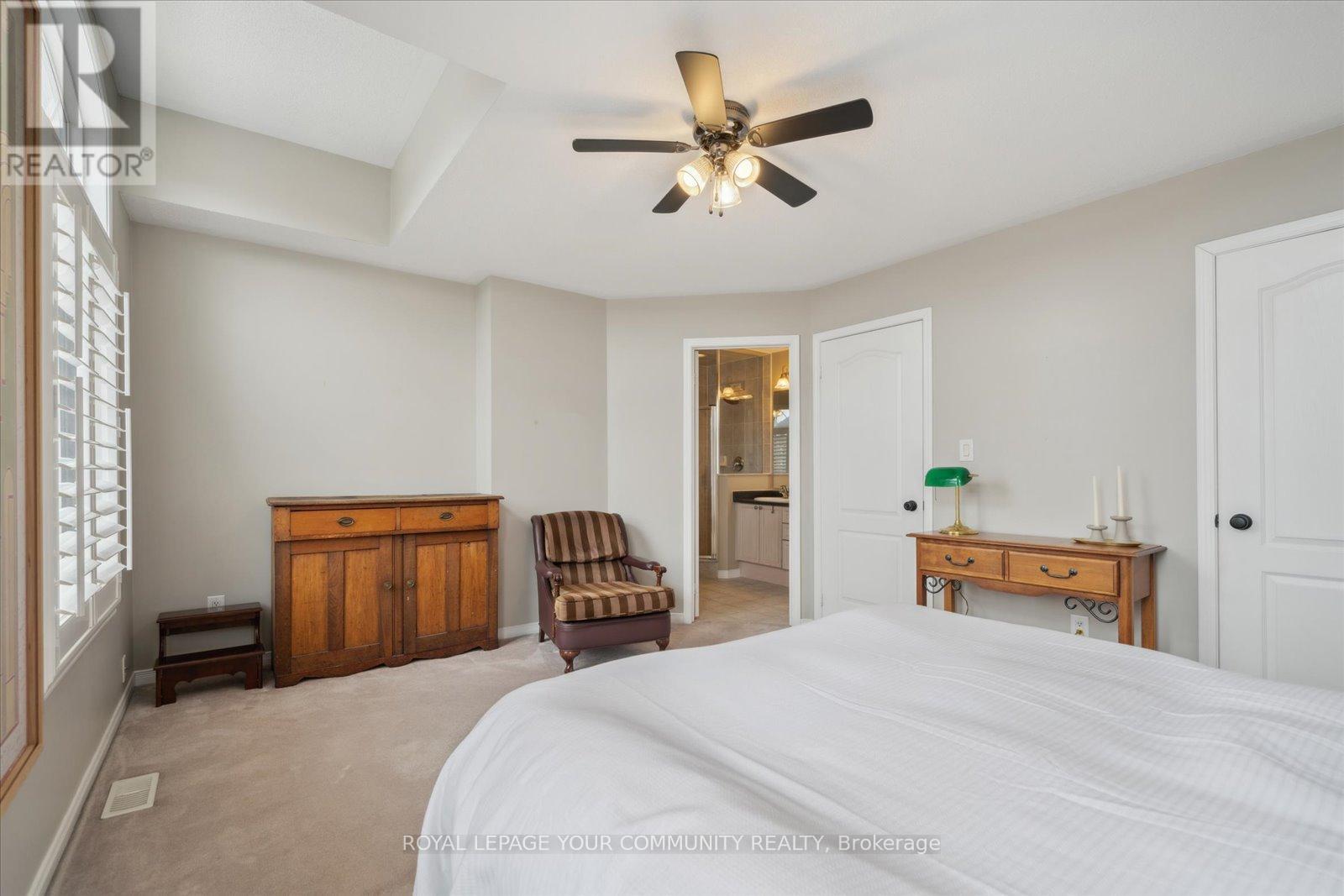 118 Chapman Court, Aurora (Aurora Grove), Ontario  L4G 0E2 - Photo 29 - N12419147