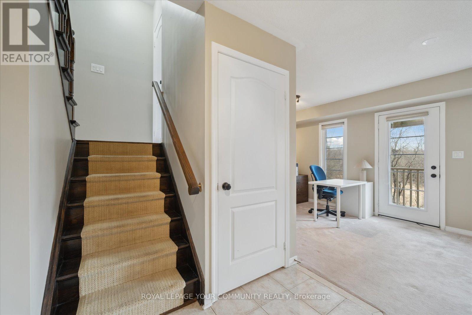 118 Chapman Court, Aurora (Aurora Grove), Ontario  L4G 0E2 - Photo 39 - N12419147