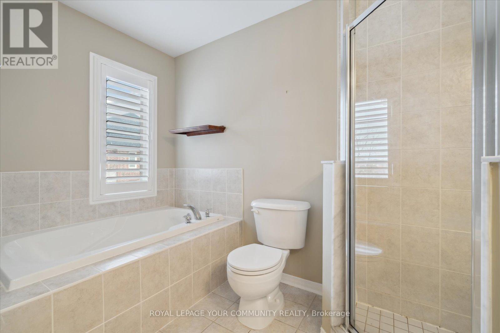 118 Chapman Court, Aurora (Aurora Grove), Ontario  L4G 0E2 - Photo 31 - N12419147