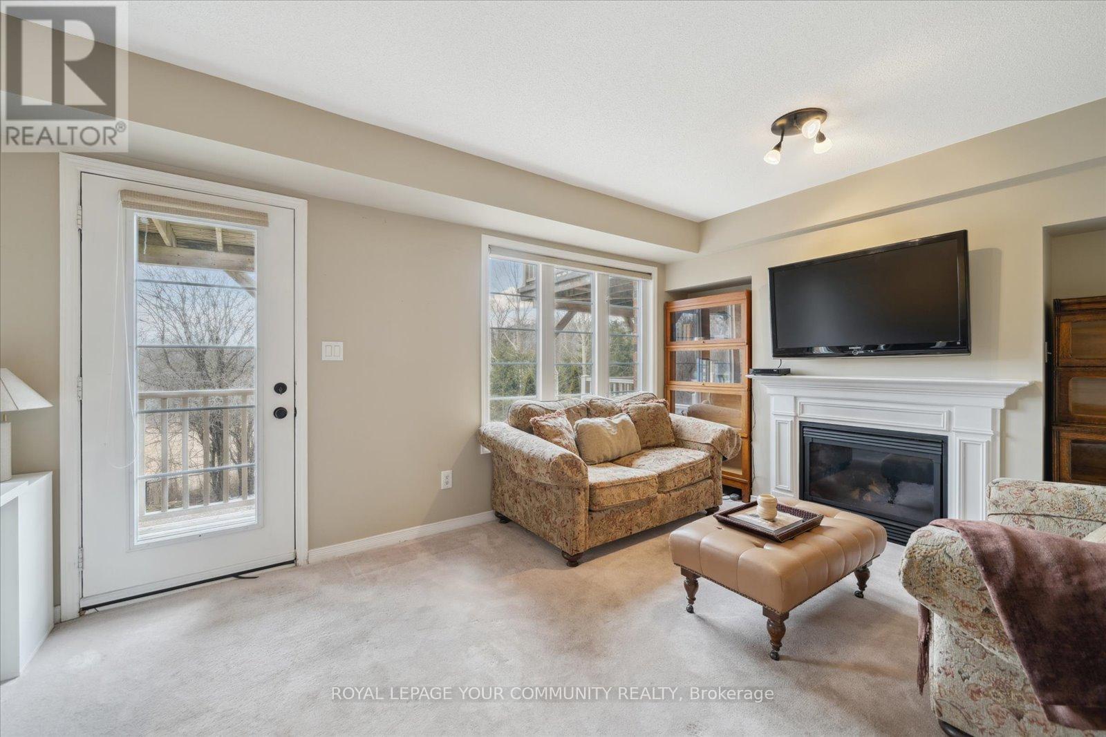 118 Chapman Court, Aurora (Aurora Grove), Ontario  L4G 0E2 - Photo 41 - N12419147