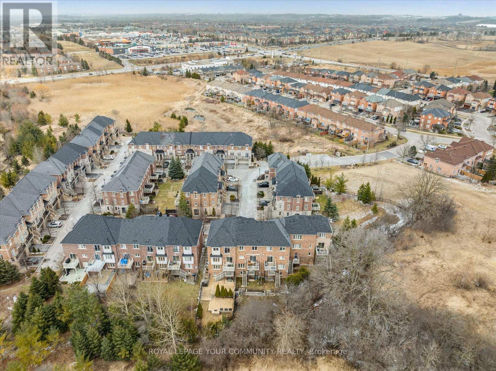 118 Chapman Court, Aurora (Aurora Grove), Ontario  L4G 0E2 - Photo 45 - N12419147