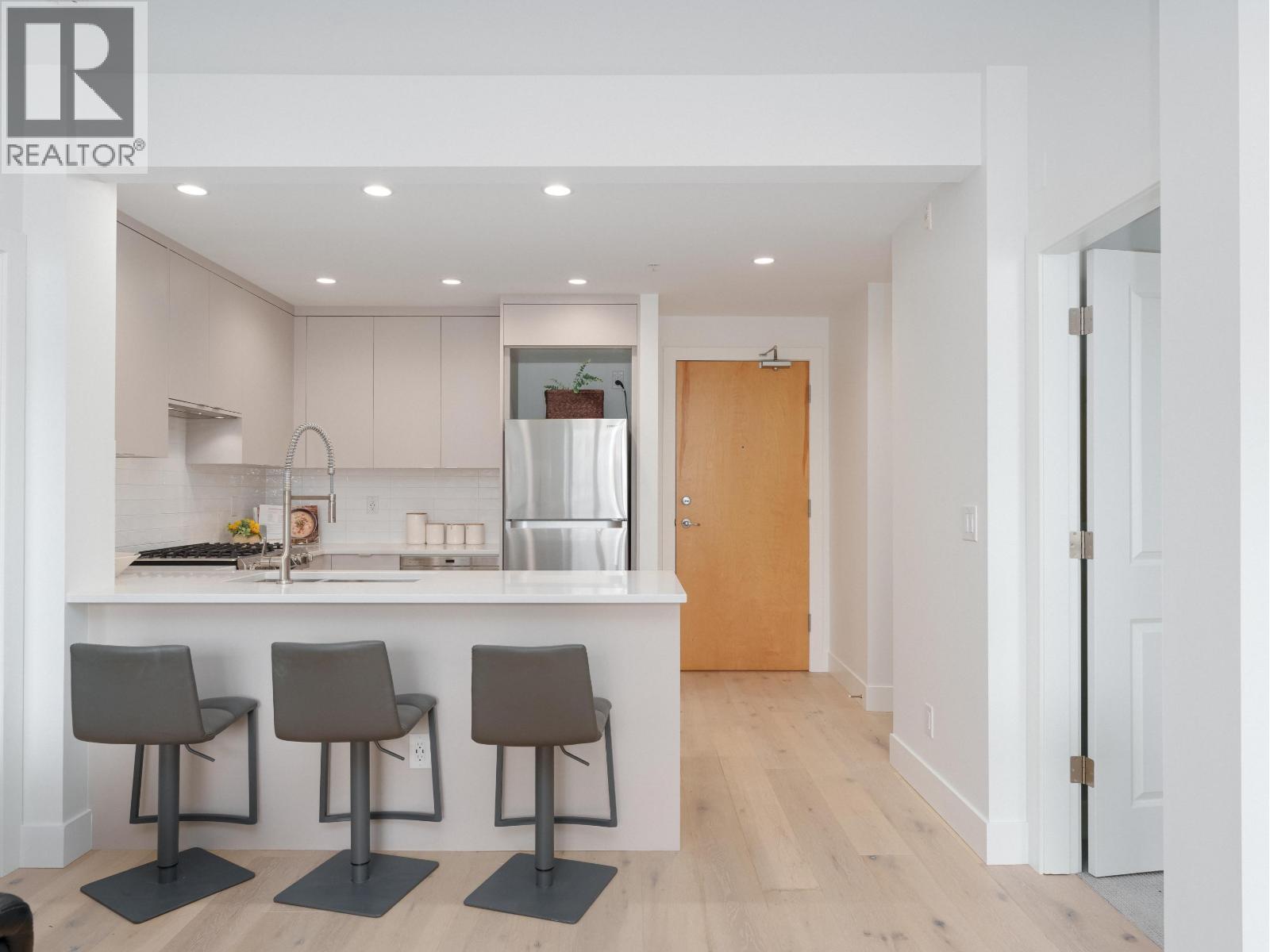 422 580 Raven Woods Drive, North Vancouver, British Columbia  V7G 2T2 - Photo 6 - R3050488