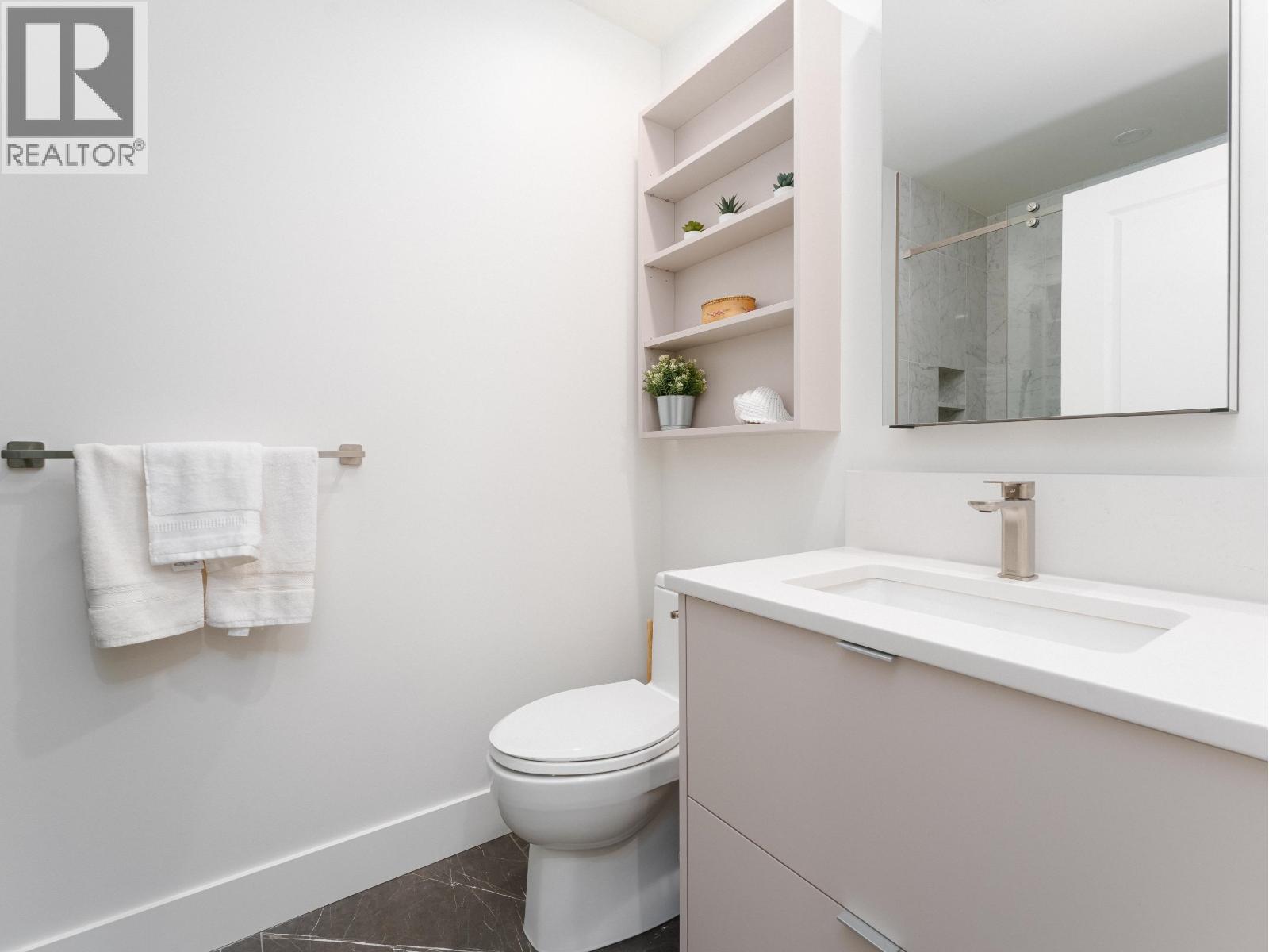 422 580 Raven Woods Drive, North Vancouver, British Columbia  V7G 2T2 - Photo 9 - R3050488