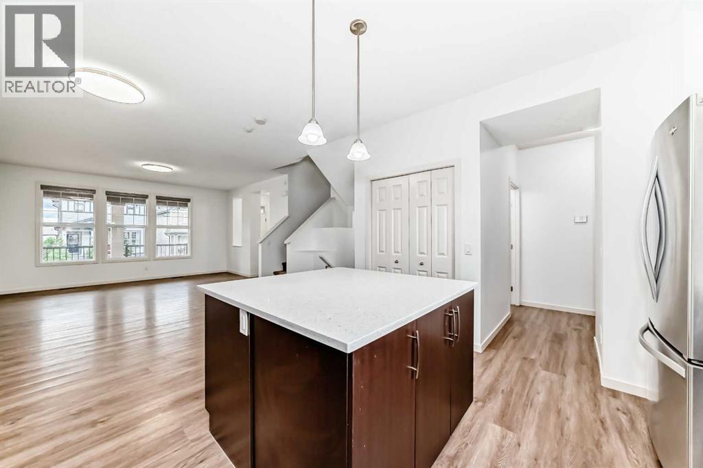 24 Sunset Link, Cochrane, Alberta  T4C 0M1 - Photo 6 - A2238609