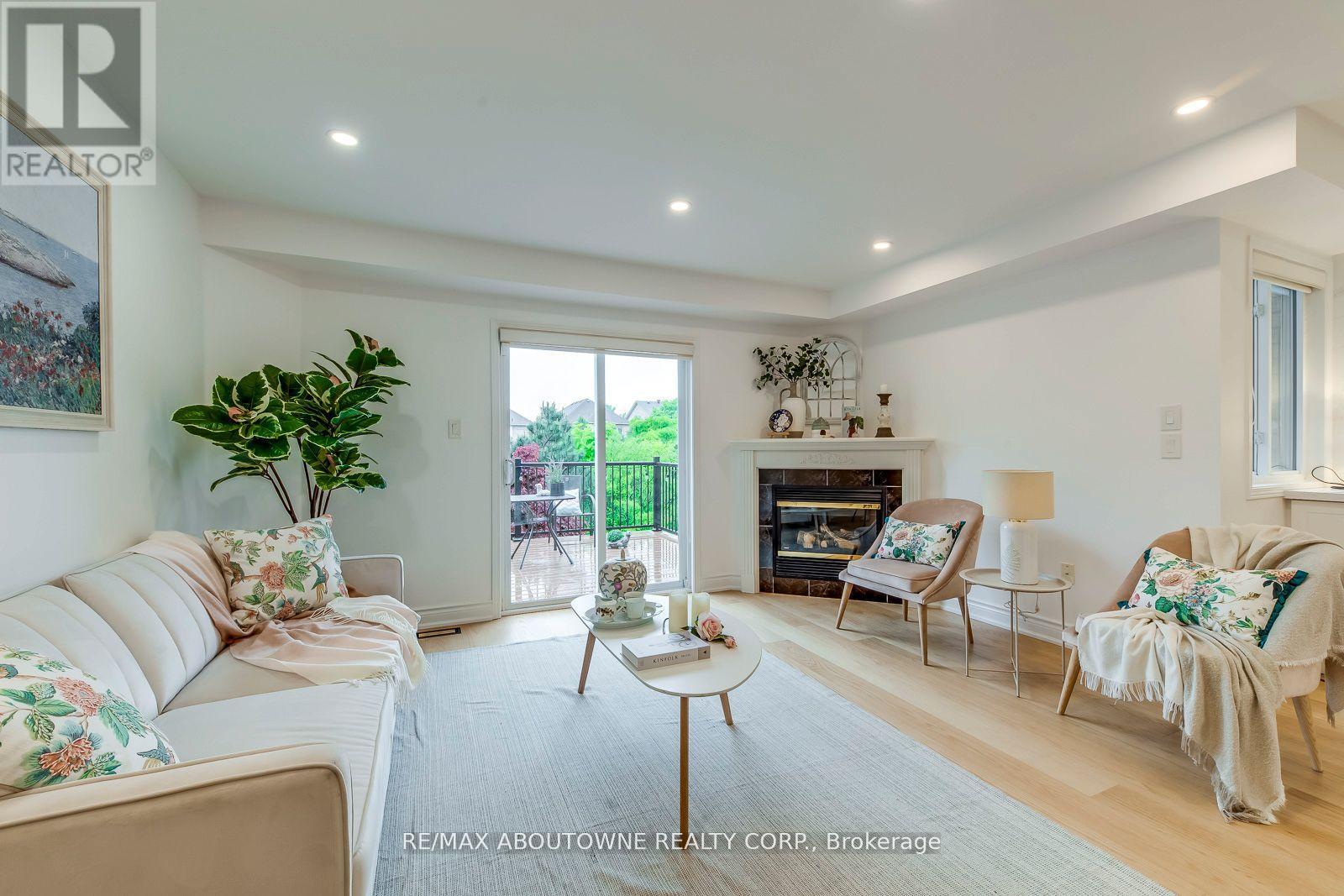 2246 Fairbairn Court, Oakville, Ontario  L6M 4R2 - Photo 16 - W12298531