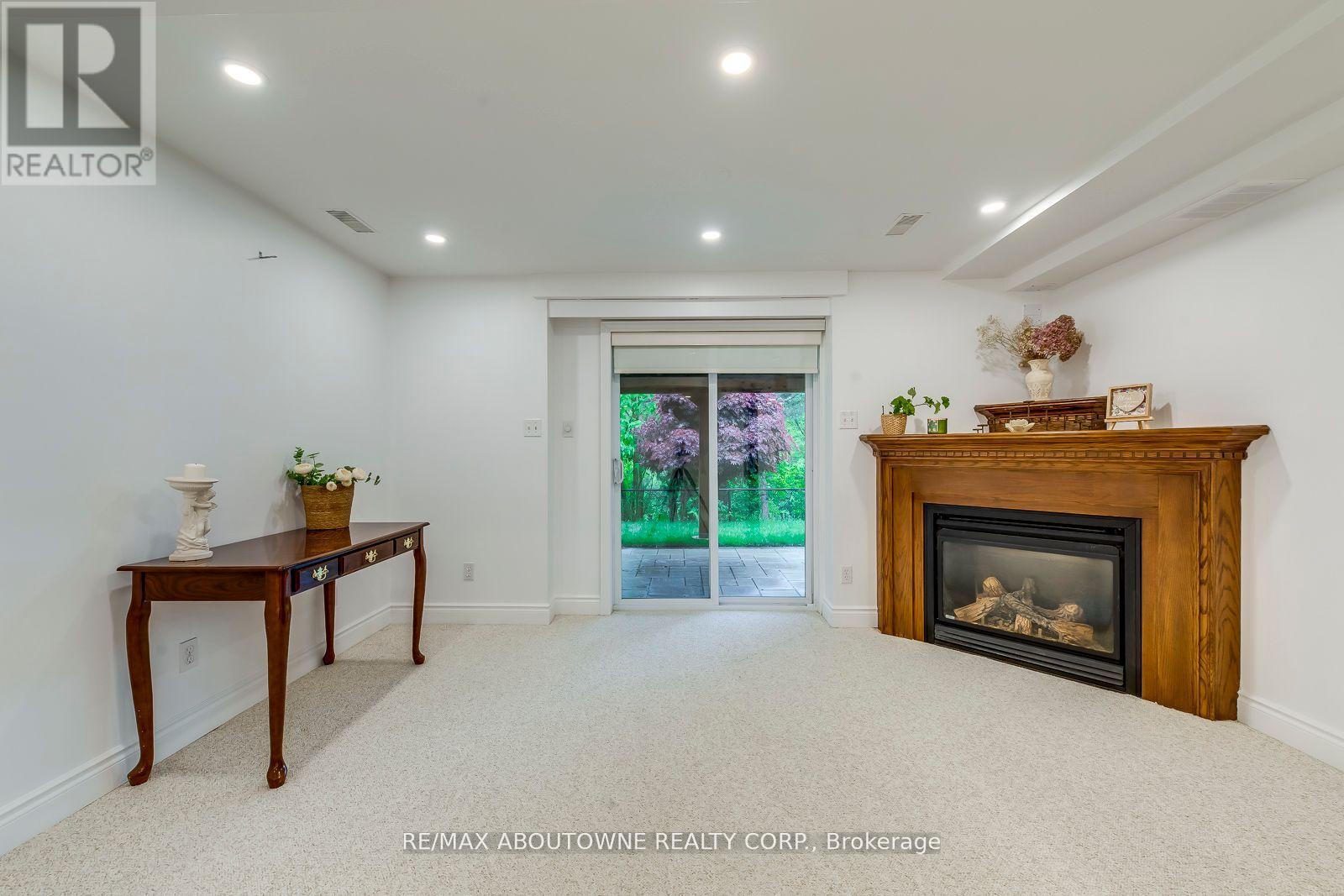 2246 Fairbairn Court, Oakville, Ontario  L6M 4R2 - Photo 37 - W12298531