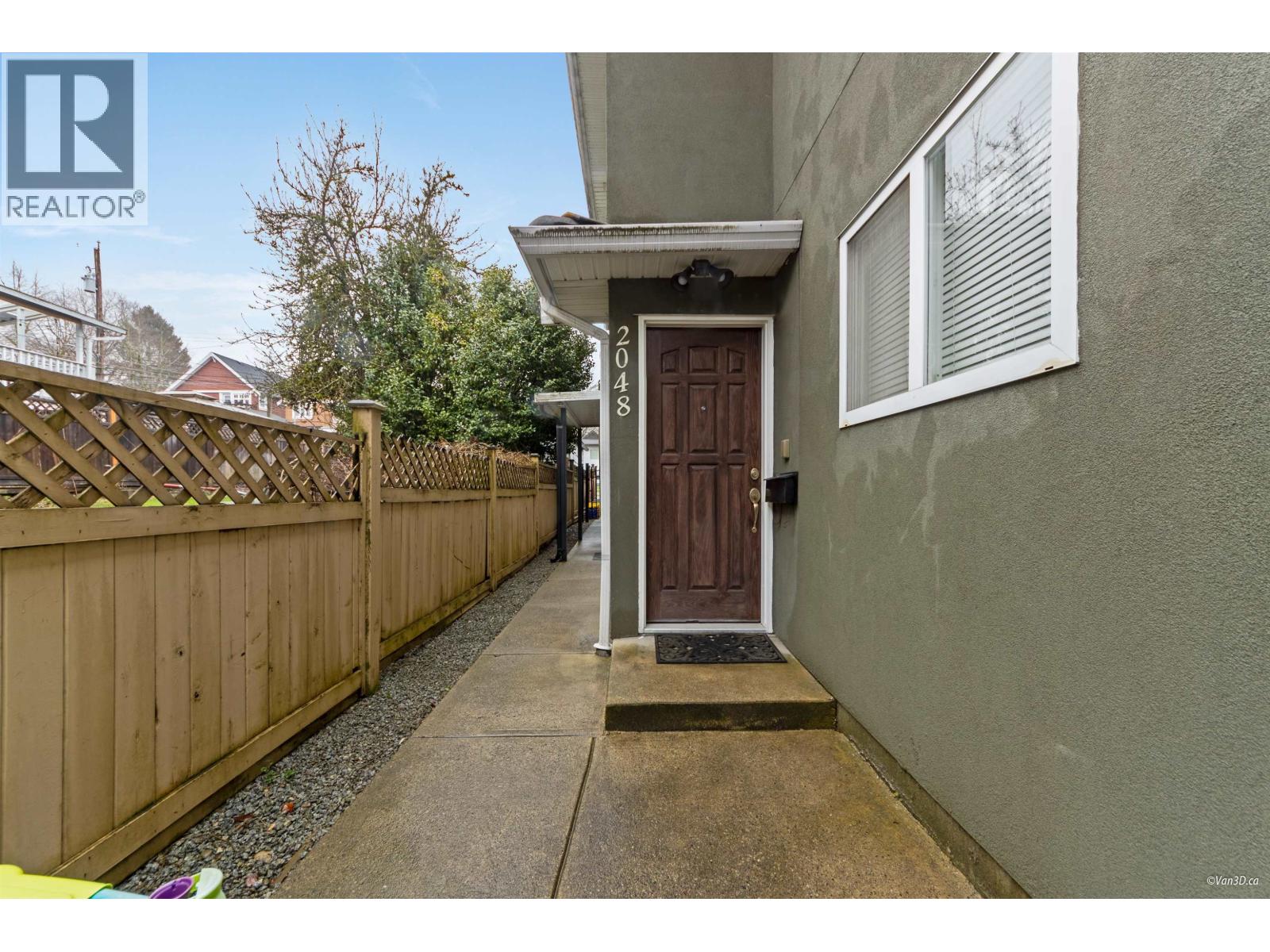2048 E 1st Avenue, Vancouver, British Columbia  V5N 1B5 - Photo 2 - R3050700