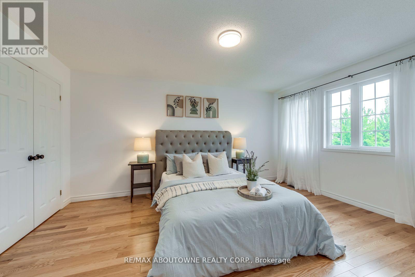 2246 Fairbairn Court, Oakville, Ontario  L6M 4R2 - Photo 22 - W12298531
