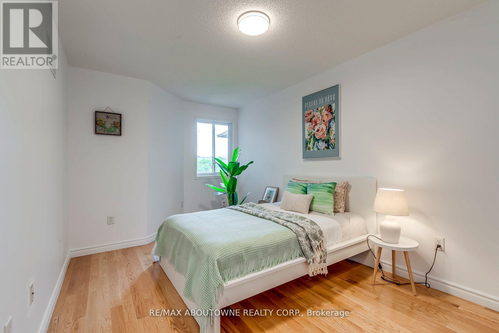 2246 Fairbairn Court, Oakville, Ontario  L6M 4R2 - Photo 26 - W12298531