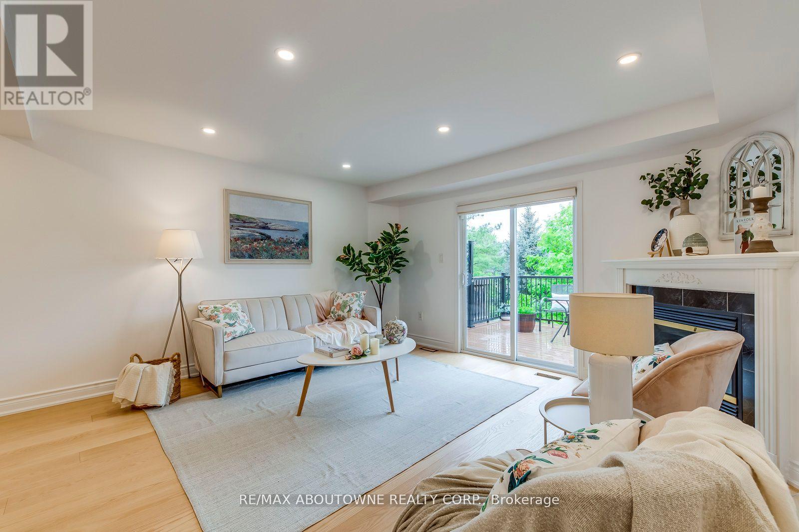 2246 Fairbairn Court, Oakville, Ontario  L6M 4R2 - Photo 1 - W12298531