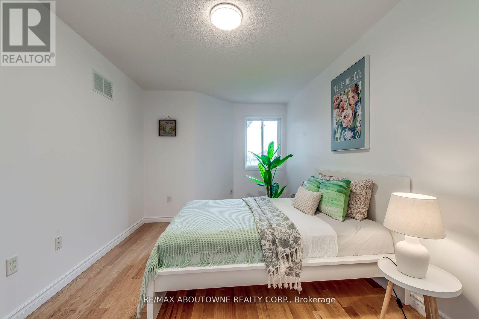 2246 Fairbairn Court, Oakville, Ontario  L6M 4R2 - Photo 27 - W12298531