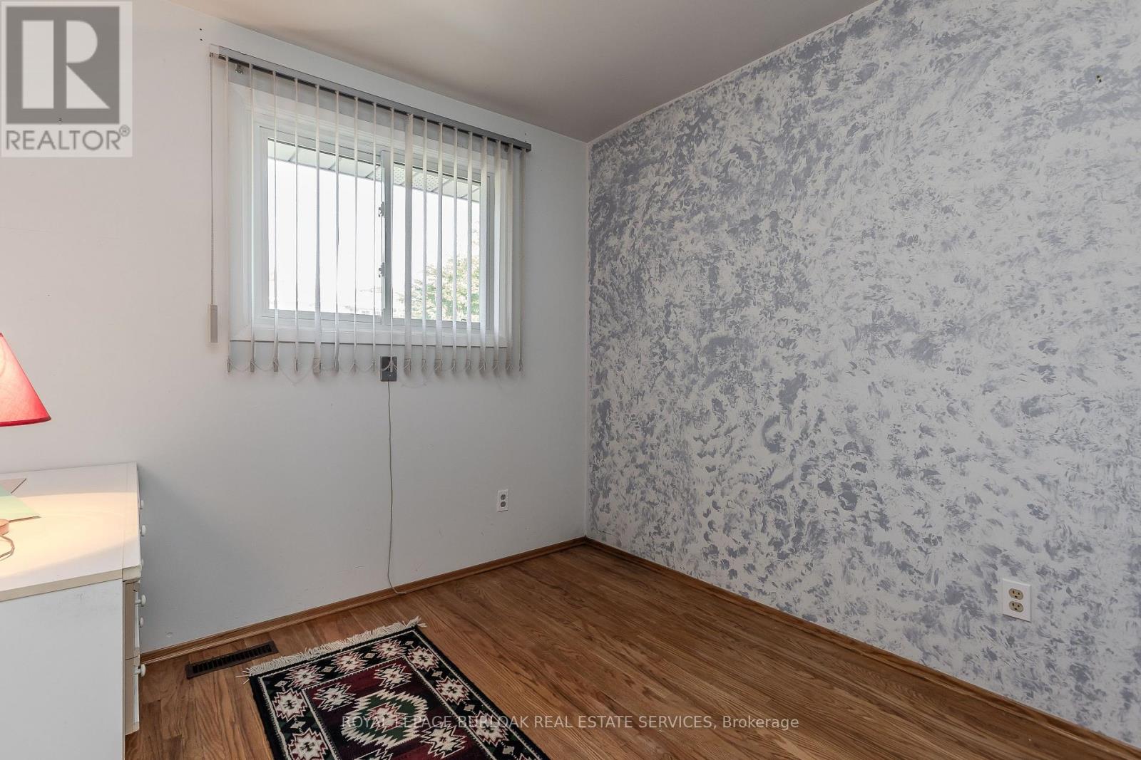 196 Mendel Court, Oakville, Ontario  L6H 1G8 - Photo 22 - W12419604