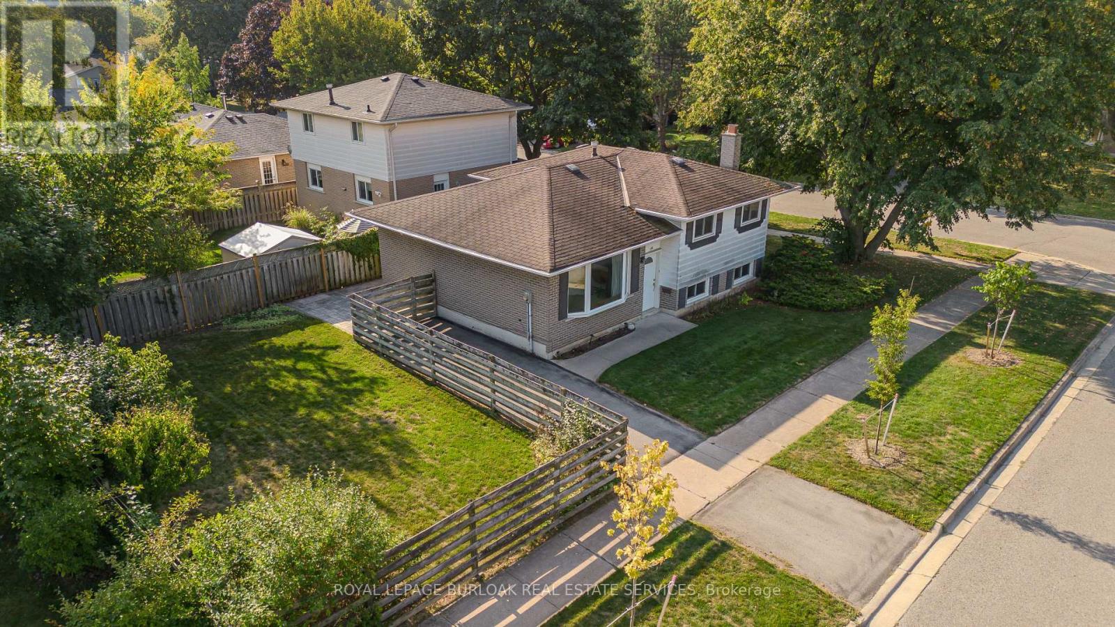 196 Mendel Court, Oakville, Ontario  L6H 1G8 - Photo 34 - W12419604