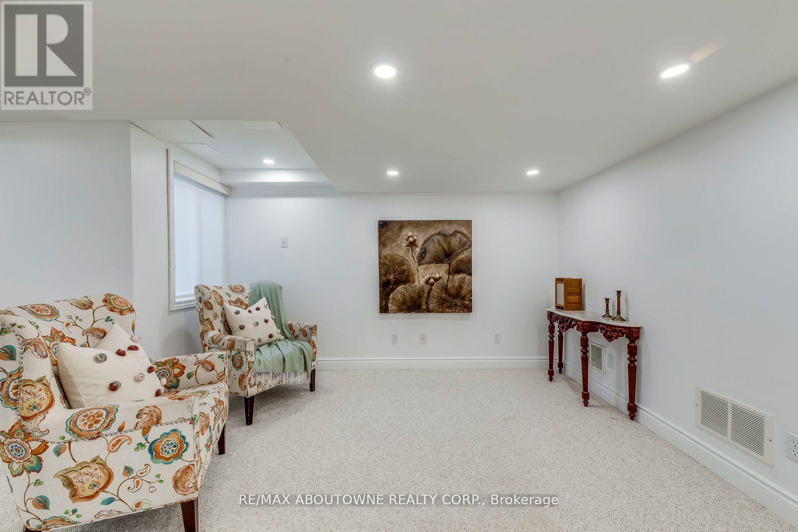 2246 Fairbairn Court, Oakville, Ontario  L6M 4R2 - Photo 35 - W12298531