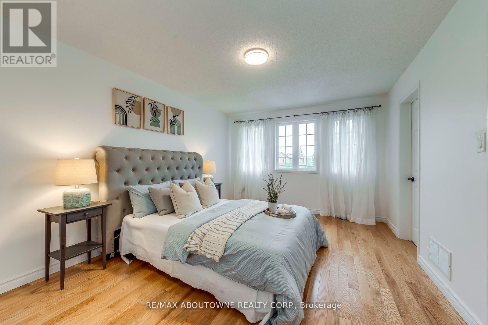 2246 Fairbairn Court, Oakville, Ontario  L6M 4R2 - Photo 23 - W12298531