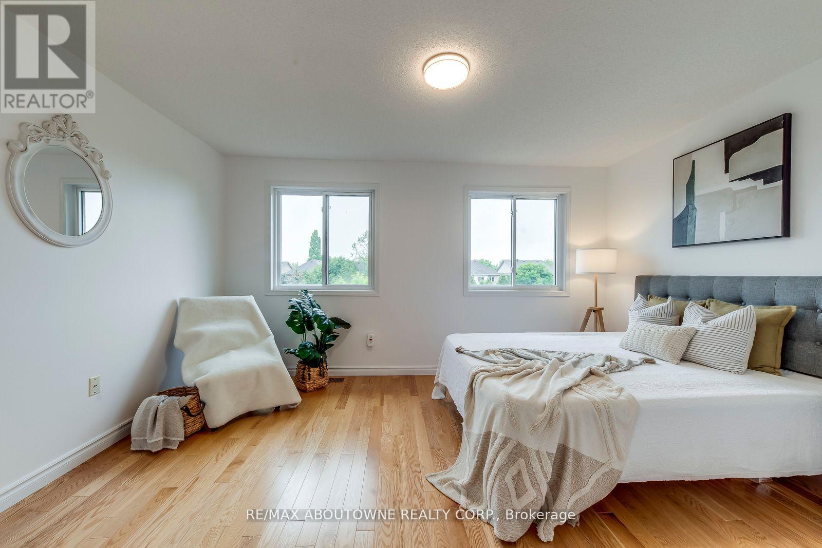 2246 Fairbairn Court, Oakville, Ontario  L6M 4R2 - Photo 28 - W12298531