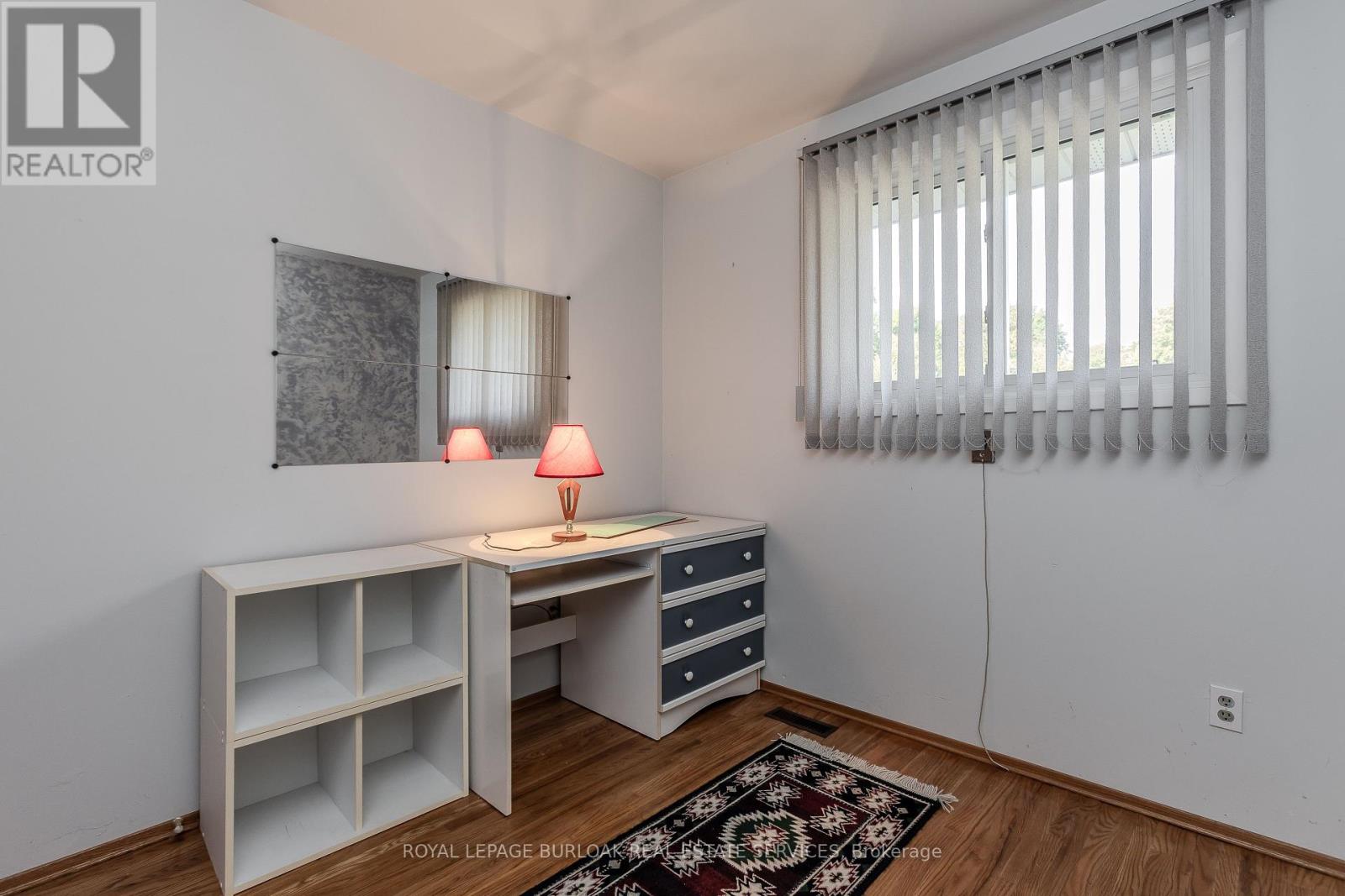 196 Mendel Court, Oakville, Ontario  L6H 1G8 - Photo 20 - W12419604