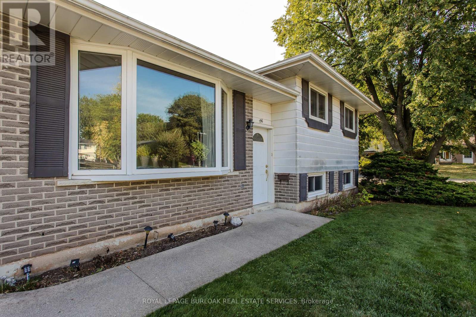 196 Mendel Court, Oakville, Ontario  L6H 1G8 - Photo 33 - W12419604