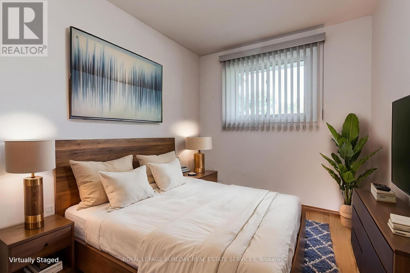 196 Mendel Court, Oakville, Ontario  L6H 1G8 - Photo 21 - W12419604