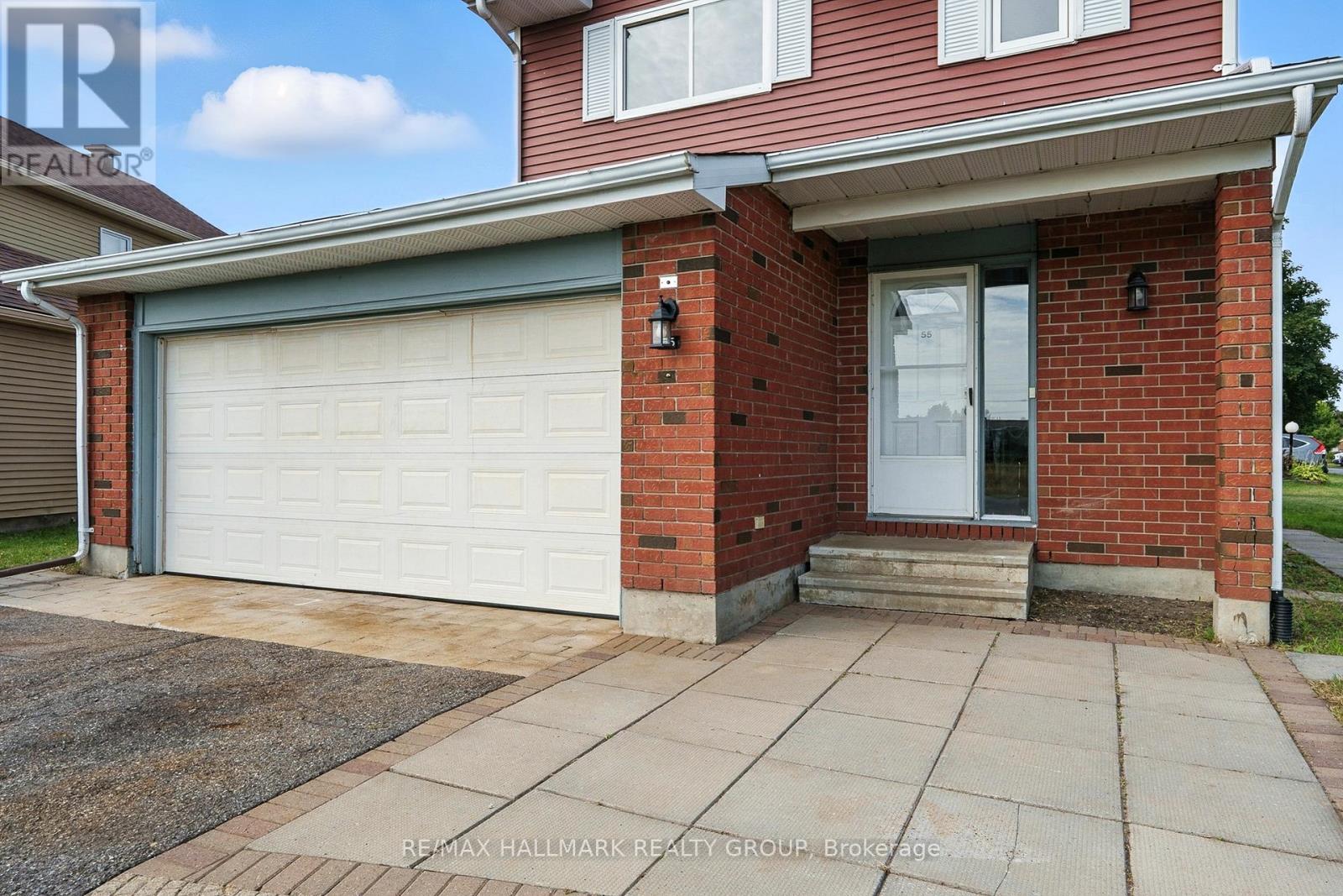 55 Fair Oaks Crescent, Ottawa, Ontario  K2G 4W3 - Photo 2 - X12419989