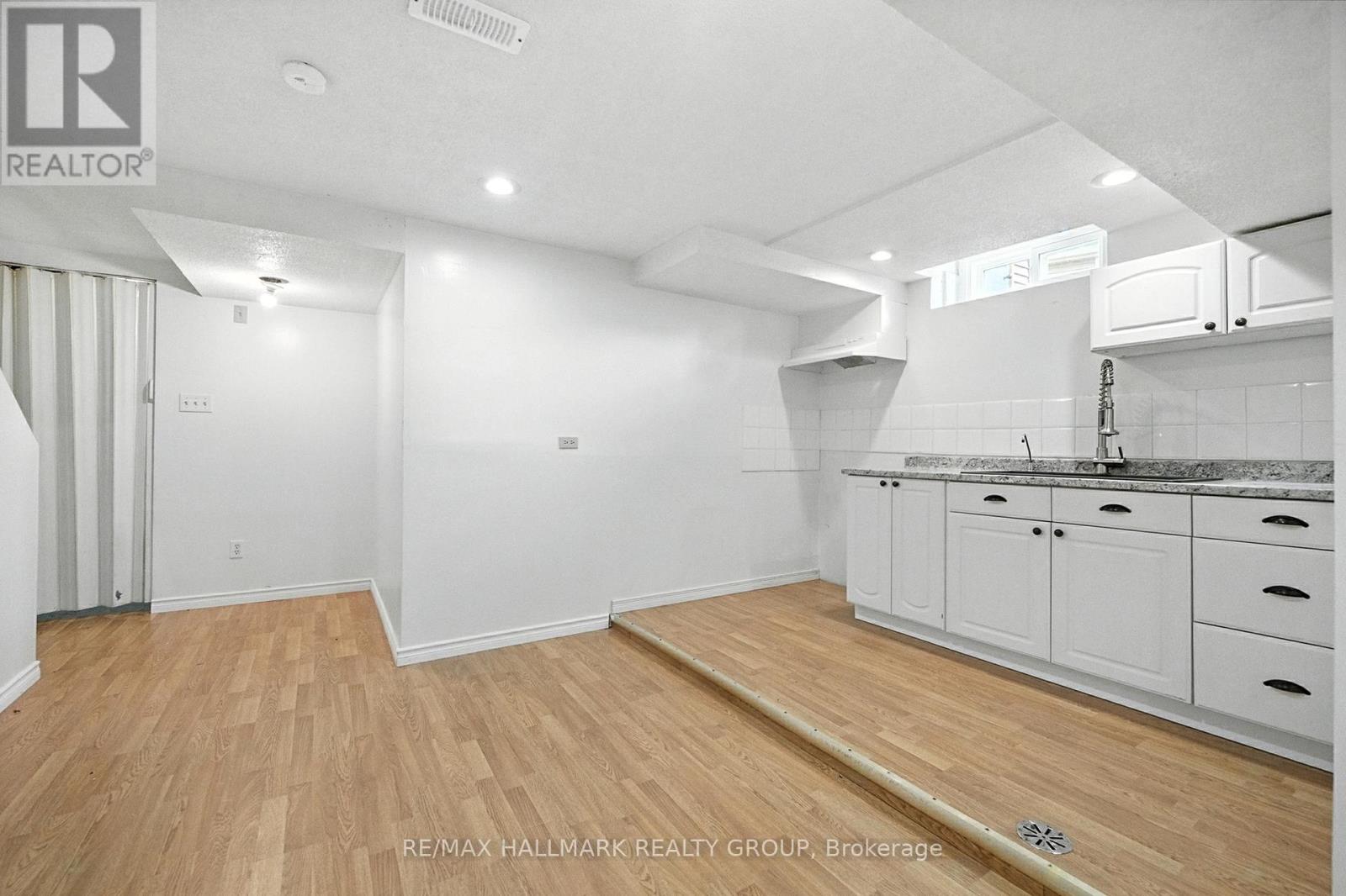 55 Fair Oaks Crescent, Ottawa, Ontario  K2G 4W3 - Photo 25 - X12419989