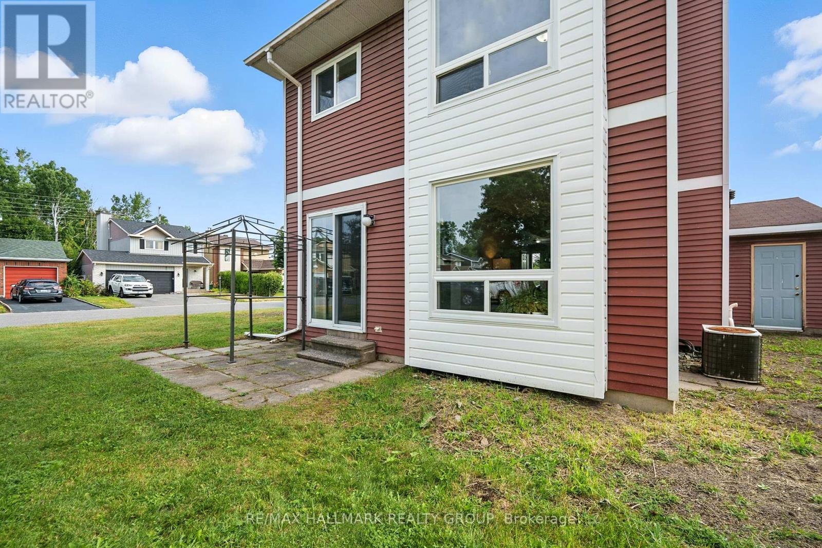 55 Fair Oaks Crescent, Ottawa, Ontario  K2G 4W3 - Photo 29 - X12419989