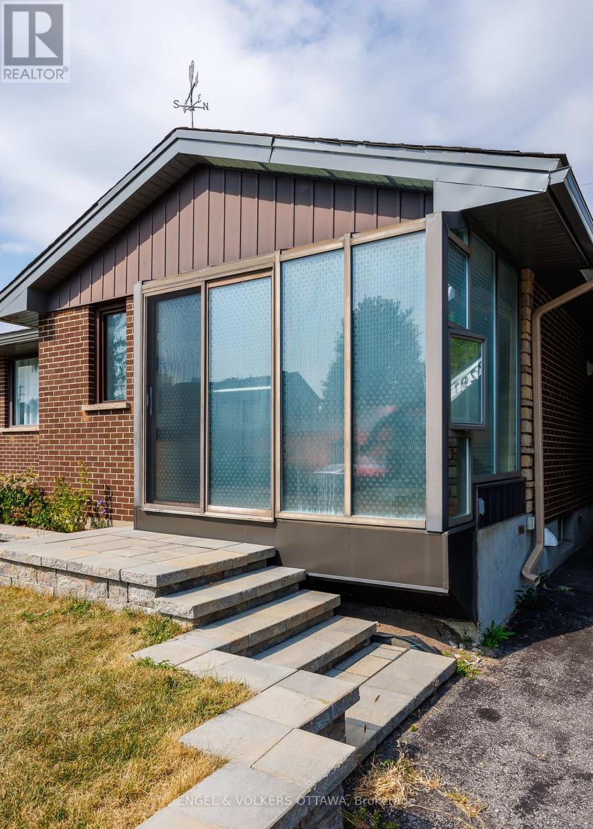 1291 Notting Hill Avenue, Ottawa, Ontario  K1V 6T5 - Photo 3 - X12419992