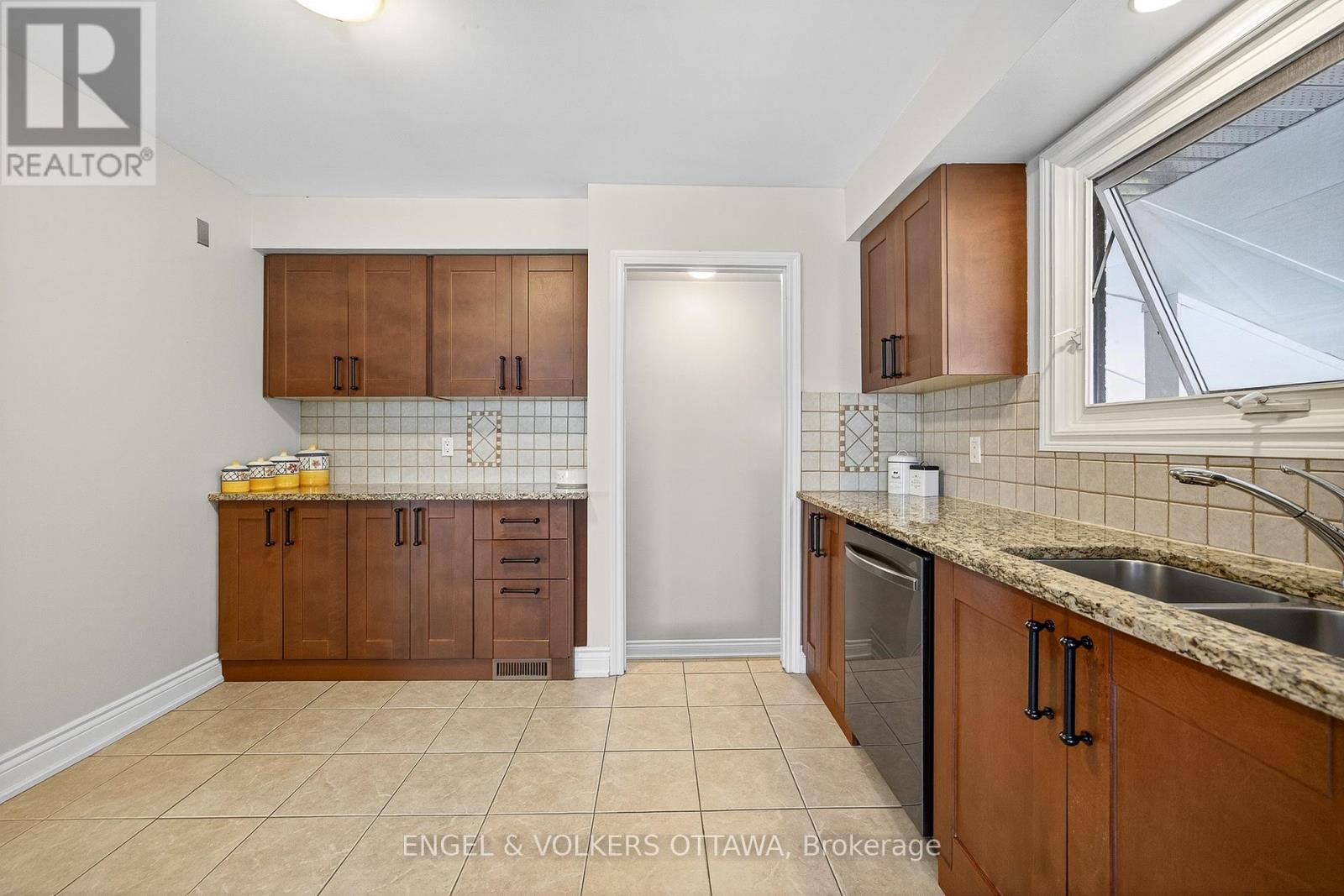1291 Notting Hill Avenue, Ottawa, Ontario  K1V 6T5 - Photo 9 - X12419992