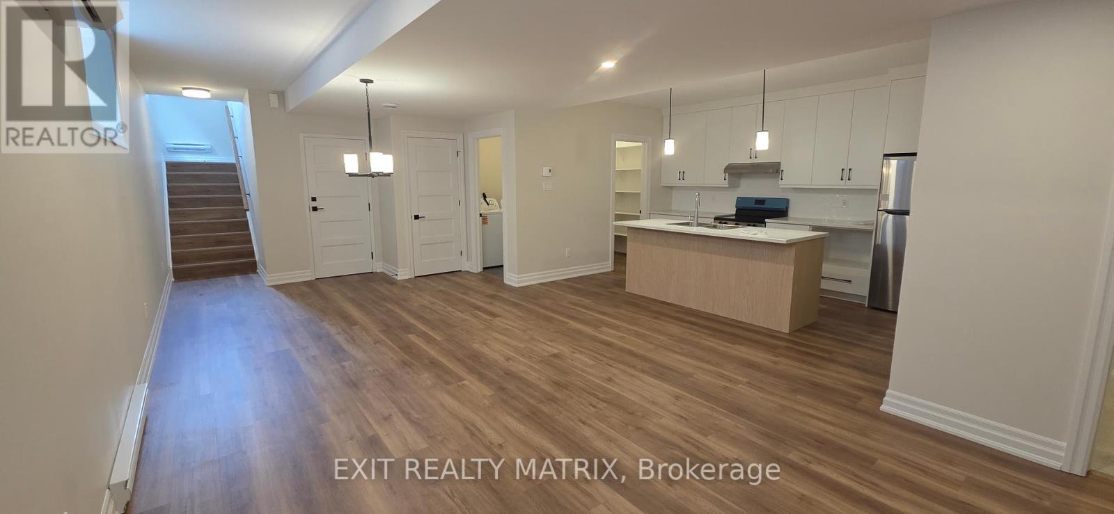 A - 542 REGINA STREET, Russell, Ontario