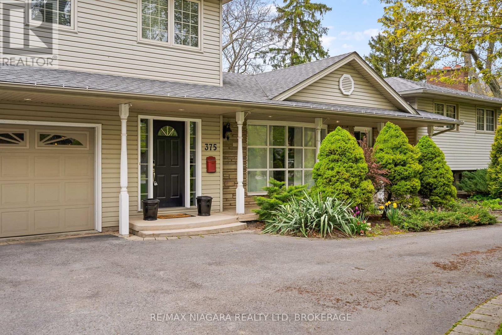 375 Mississauga Street N, Niagara-On-The-Lake (Town), Ontario  L0S 1J0 - Photo 2 - X12419953