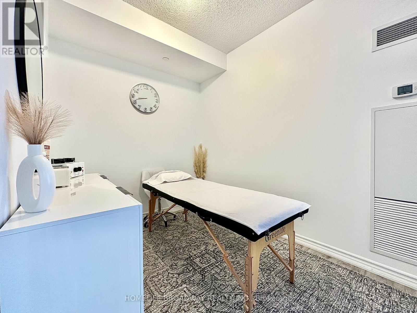1604 - 1328 Birchmount Road, Toronto, Ontario  M1R 0B6 - Photo 12 - E12419842