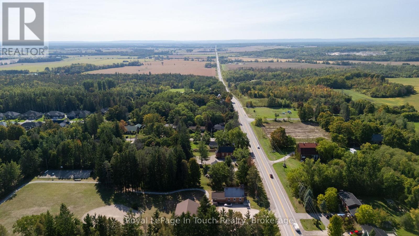 3957 Horseshoe Valley Road W, Springwater (Anten Mills), Ontario  L9X 1E9 - Photo 38 - S12419911