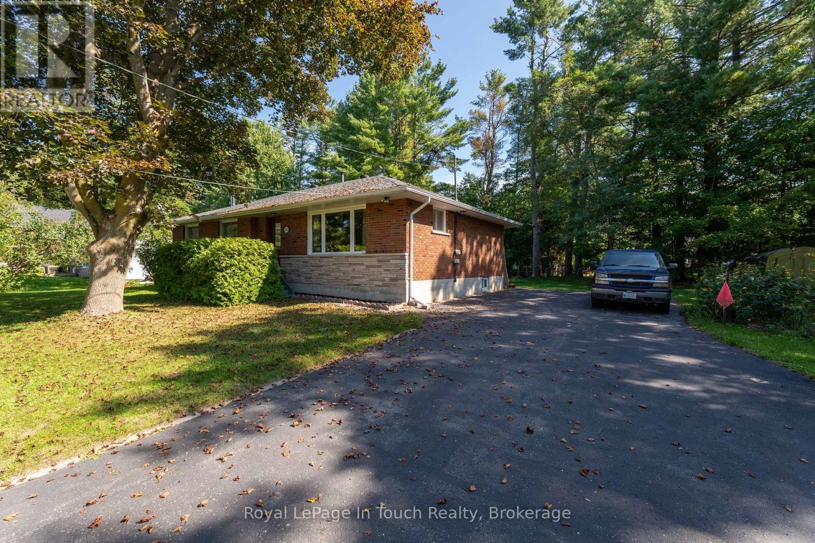 3957 Horseshoe Valley Road W, Springwater (Anten Mills), Ontario  L9X 1E9 - Photo 5 - S12419911