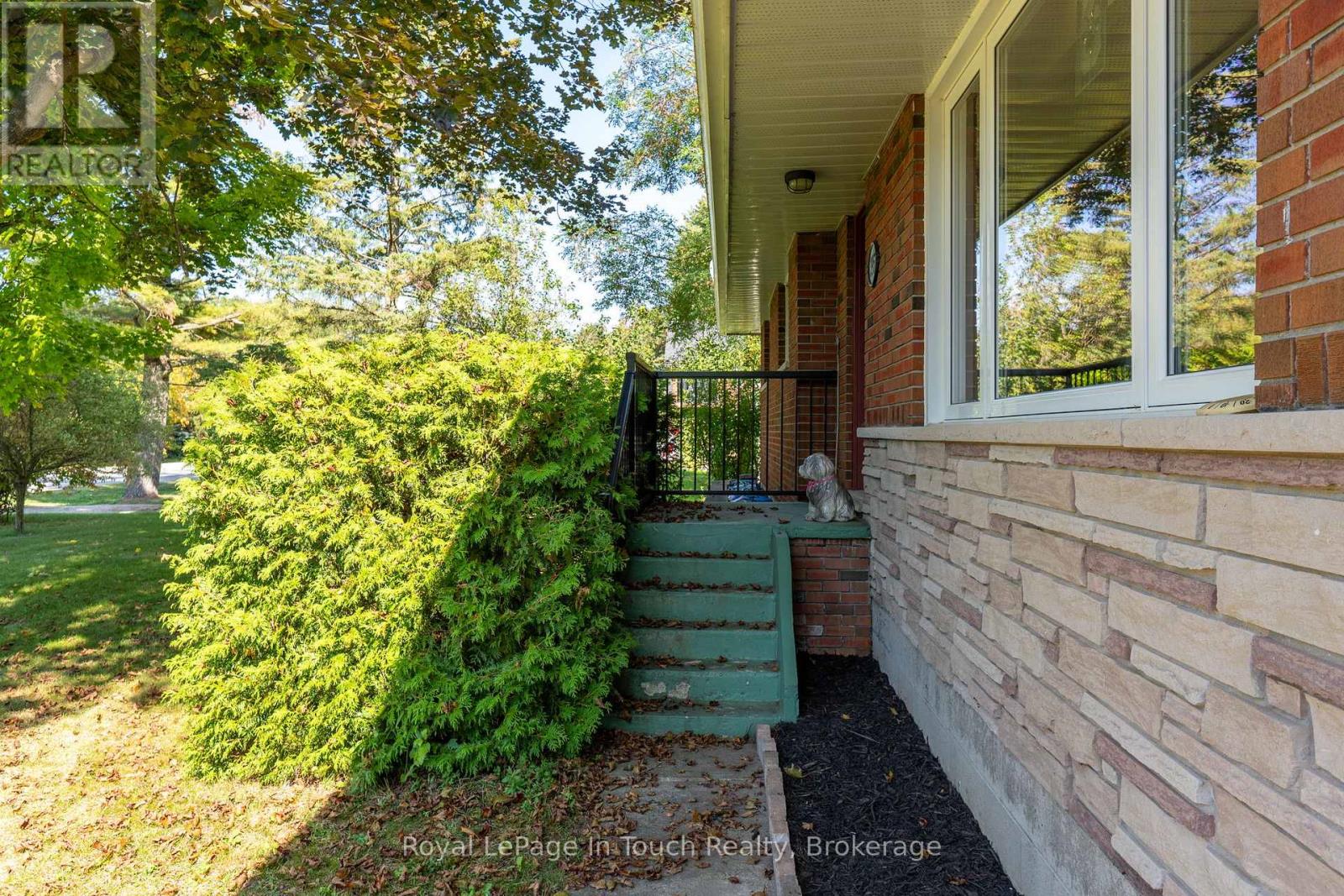 3957 Horseshoe Valley Road W, Springwater (Anten Mills), Ontario  L9X 1E9 - Photo 7 - S12419911