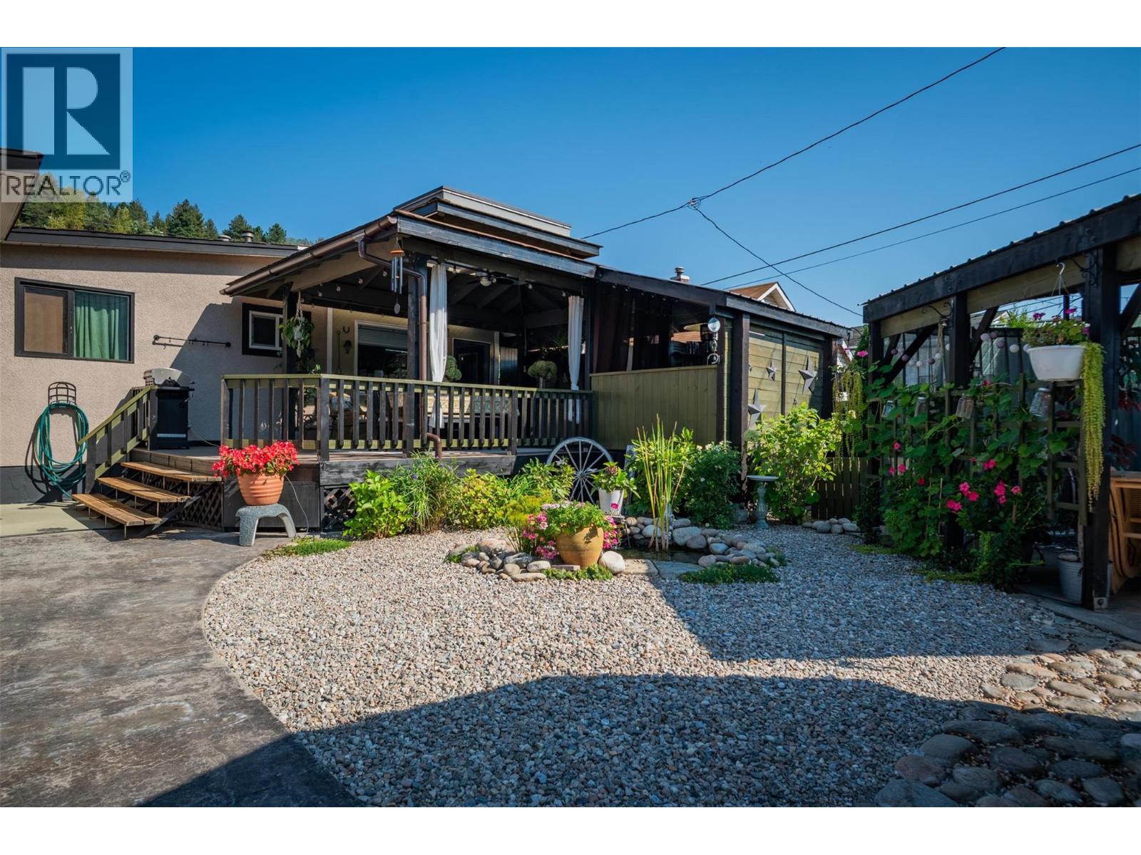 2130 Seventh Avenue, Trail, British Columbia  V1R 3C6 - Photo 61 - 10363727