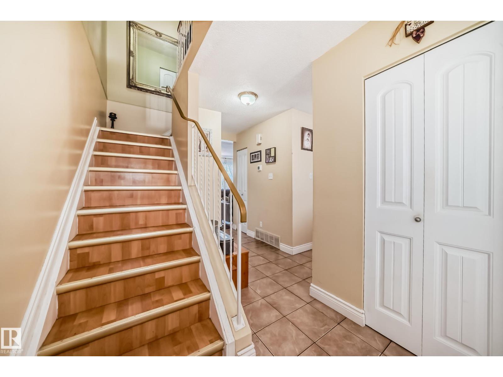 472 Clareview Rd Nw Nw, Edmonton, Alberta  T5A 4G6 - Photo 5 - E4458974