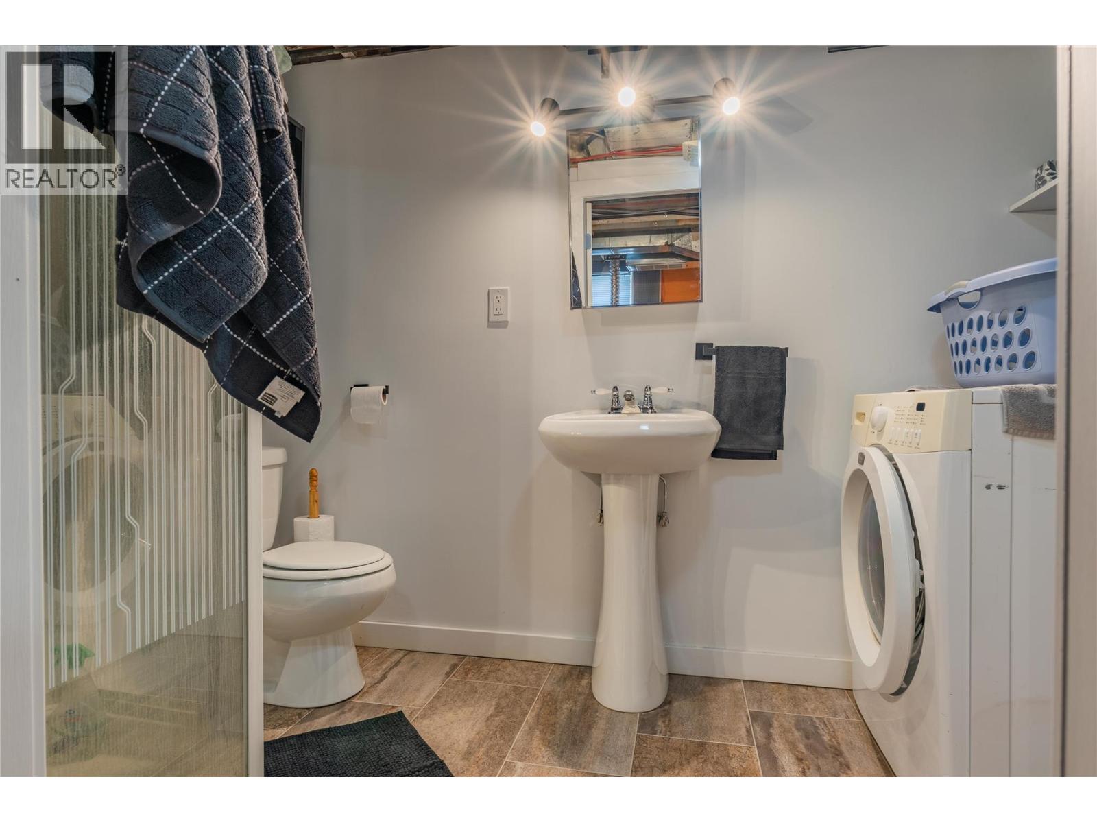 2130 Seventh Avenue, Trail, British Columbia  V1R 3C6 - Photo 31 - 10363727