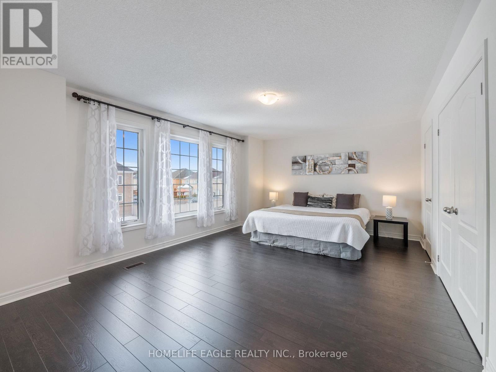 27 Scarlet Way, Bradford West Gwillimbury, Ontario  L3Z 0T4 - Photo 26 - N12419861