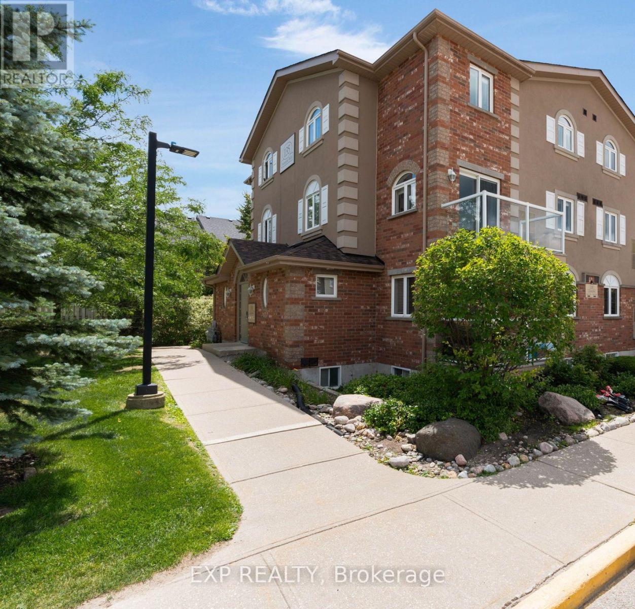 3 - 135 SYDENHAM WELLS, Barrie, Ontario