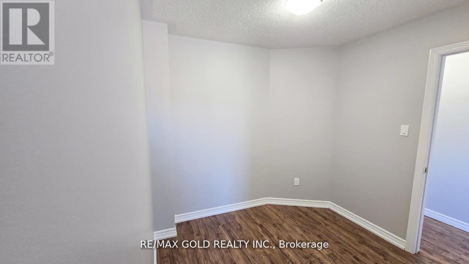 8 Tilden Road, Brampton, Ontario  L6R 0W5 - Photo 12 - W12419808