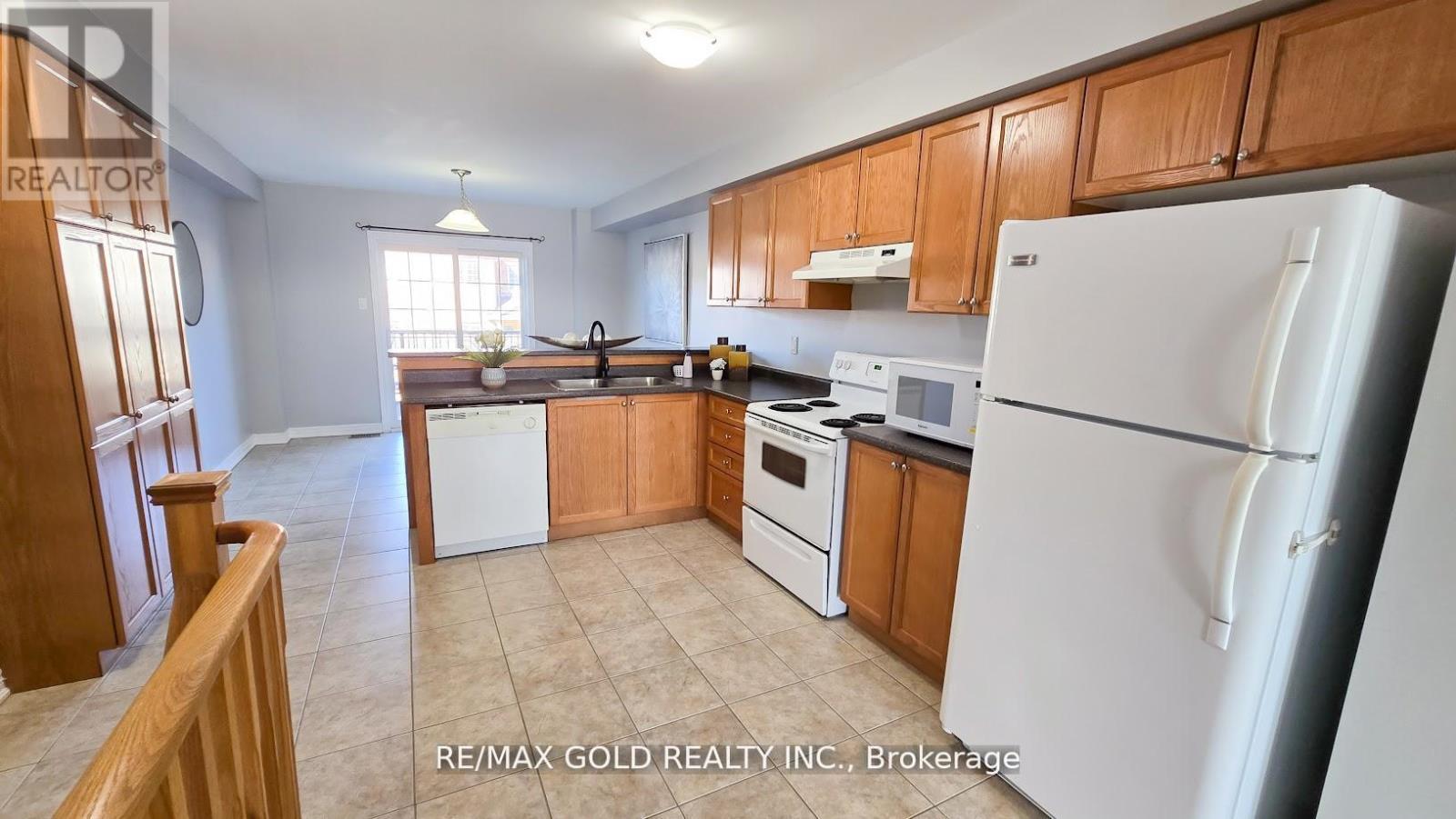 8 Tilden Road, Brampton, Ontario  L6R 0W5 - Photo 7 - W12419808