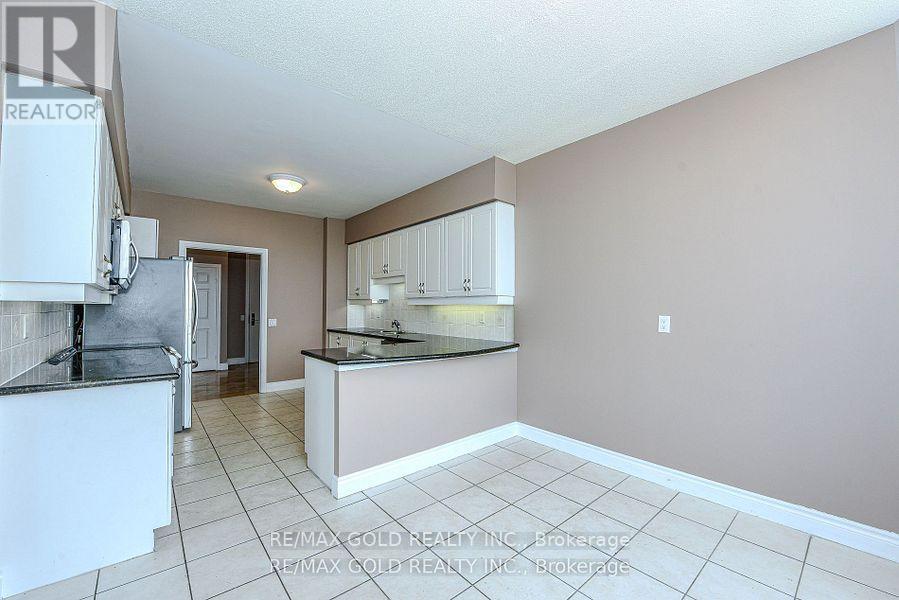 3205 - 35 Kingsbridge Garden, Mississauga, Ontario  L5R 3Z5 - Photo 27 - W12419825