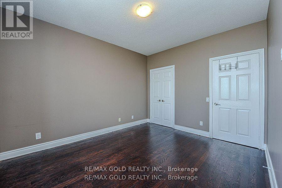 3205 - 35 Kingsbridge Garden, Mississauga, Ontario  L5R 3Z5 - Photo 49 - W12419825