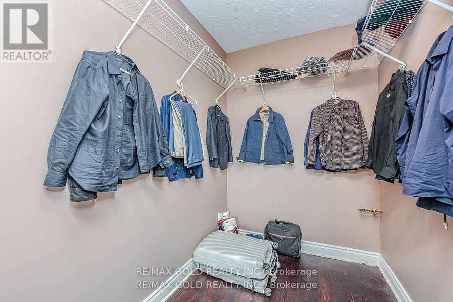 3205 - 35 Kingsbridge Garden, Mississauga, Ontario  L5R 3Z5 - Photo 50 - W12419825