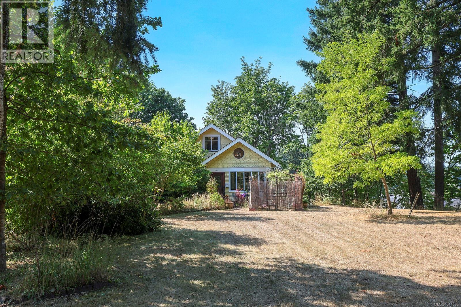 1185 5th St, Courtenay, British Columbia  V9N 1L7 - Photo 2 - 1014696
