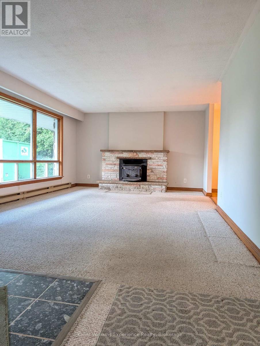 386 Beaumont Drive, Bracebridge, Ontario  P1L 1X2 - Photo 8 - X12359295